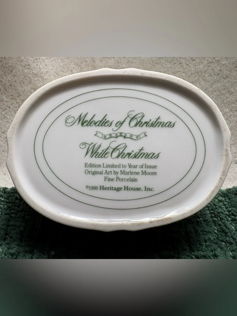 Vintage 1986 Heritage House “Melodies of Christmas” Porcelain Trinket Music Box